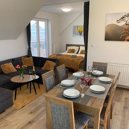 Cozy 2-Bedroom Vacation Apartment With Entire Top Floor Gaj  외부 사진