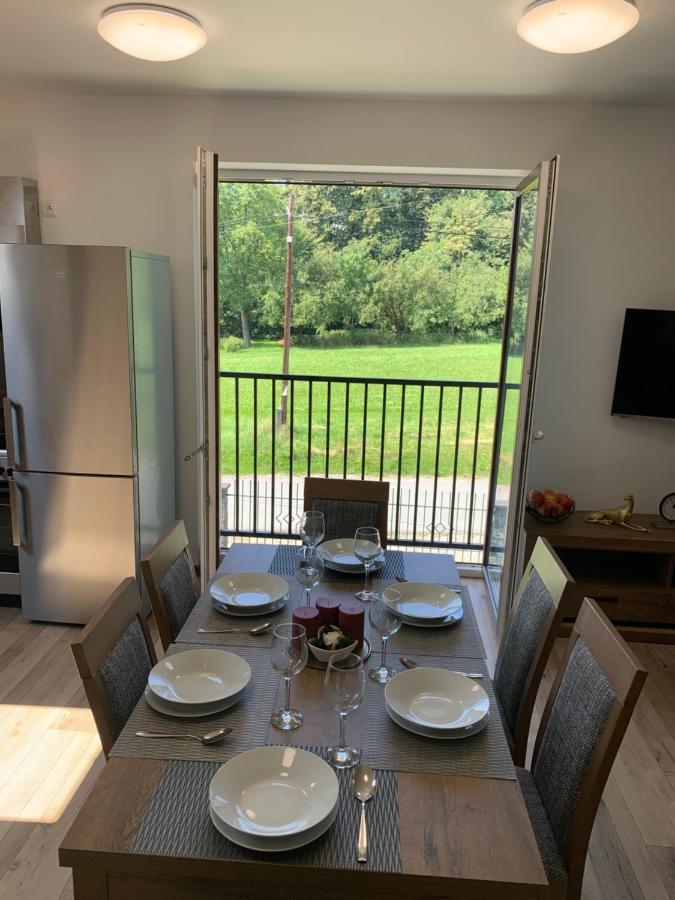 Cozy 2-Bedroom Vacation Apartment With Entire Top Floor Gaj  외부 사진