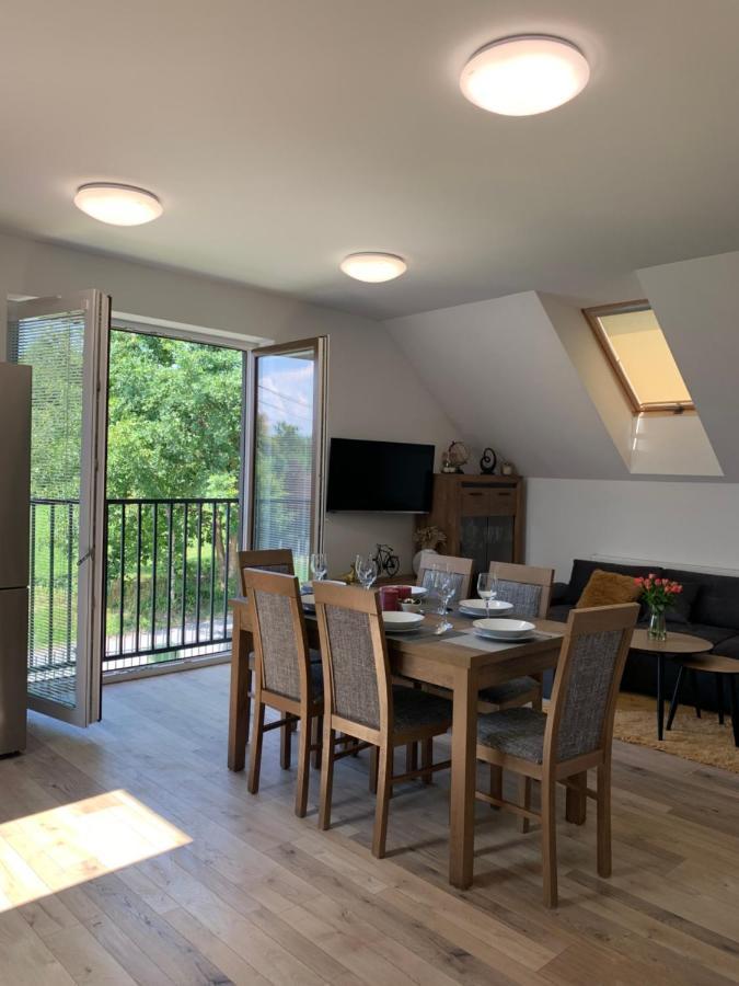 Cozy 2-Bedroom Vacation Apartment With Entire Top Floor Gaj  외부 사진