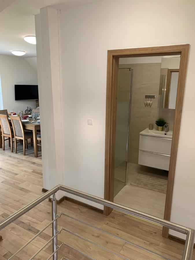 Cozy 2-Bedroom Vacation Apartment With Entire Top Floor Gaj  외부 사진